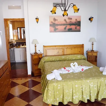 Apartamentos Punta Prima Beach 2* بونتا بريما