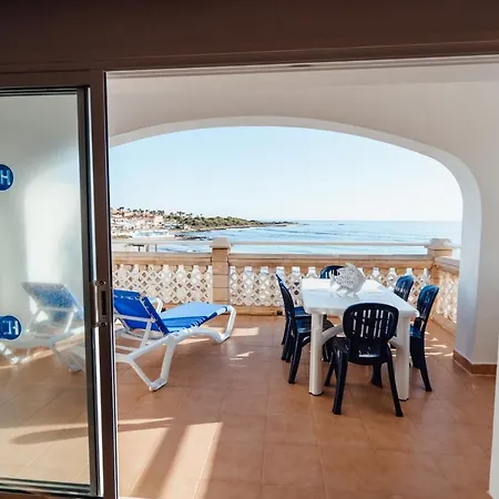 Apartamentos Punta Prima Beach 2* Punta Prima (Menorca)