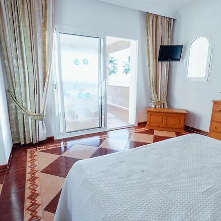 Apartamentos Punta Prima Beach 2* Punta Prima (Menorca)